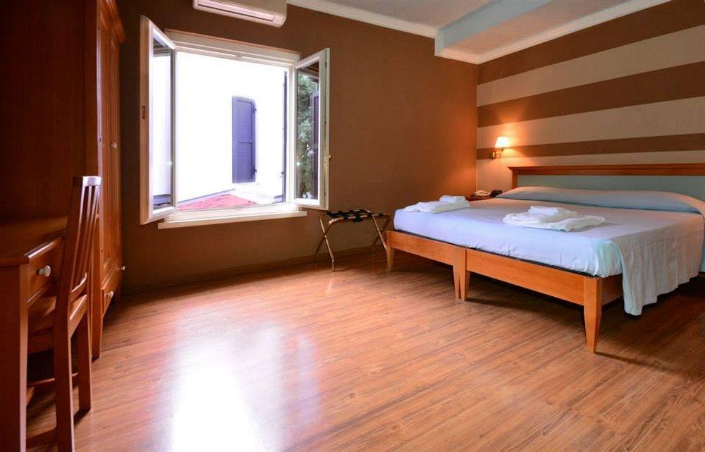 Hotel Ristorante La Grotta Castiglione Delle Stiviere Εξωτερικό φωτογραφία