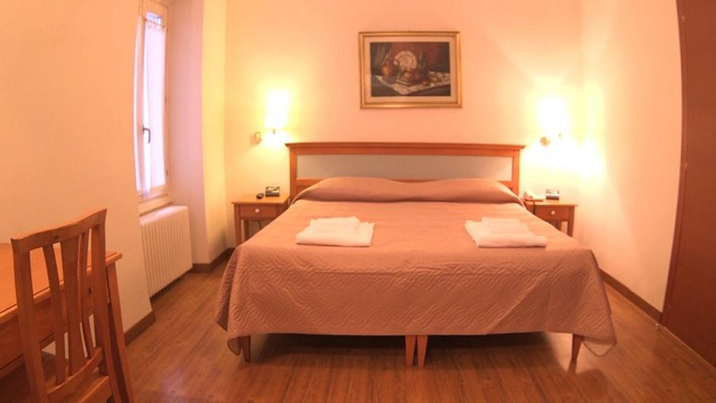 Hotel Ristorante La Grotta Castiglione Delle Stiviere Εξωτερικό φωτογραφία