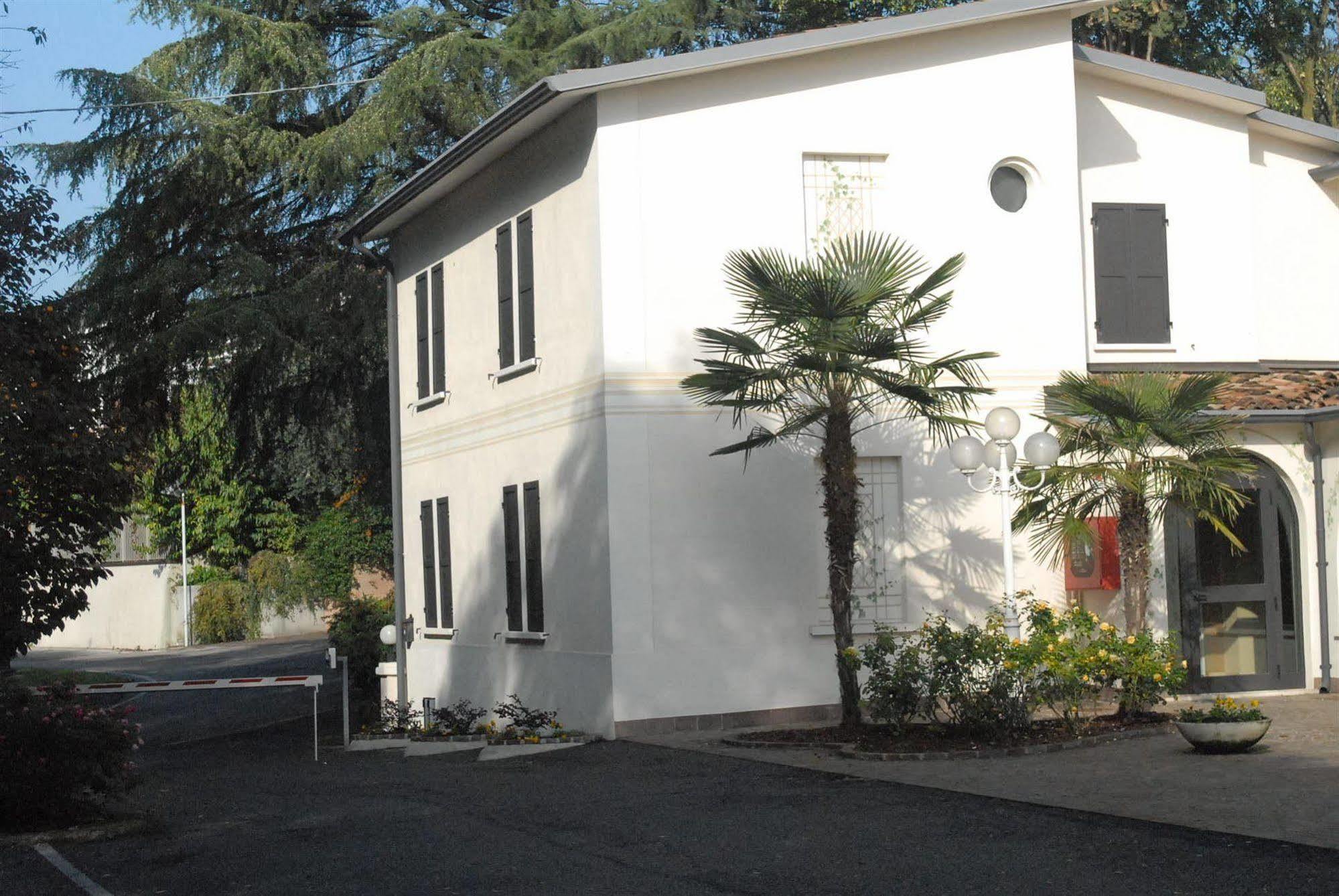 Hotel Ristorante La Grotta Castiglione Delle Stiviere Εξωτερικό φωτογραφία